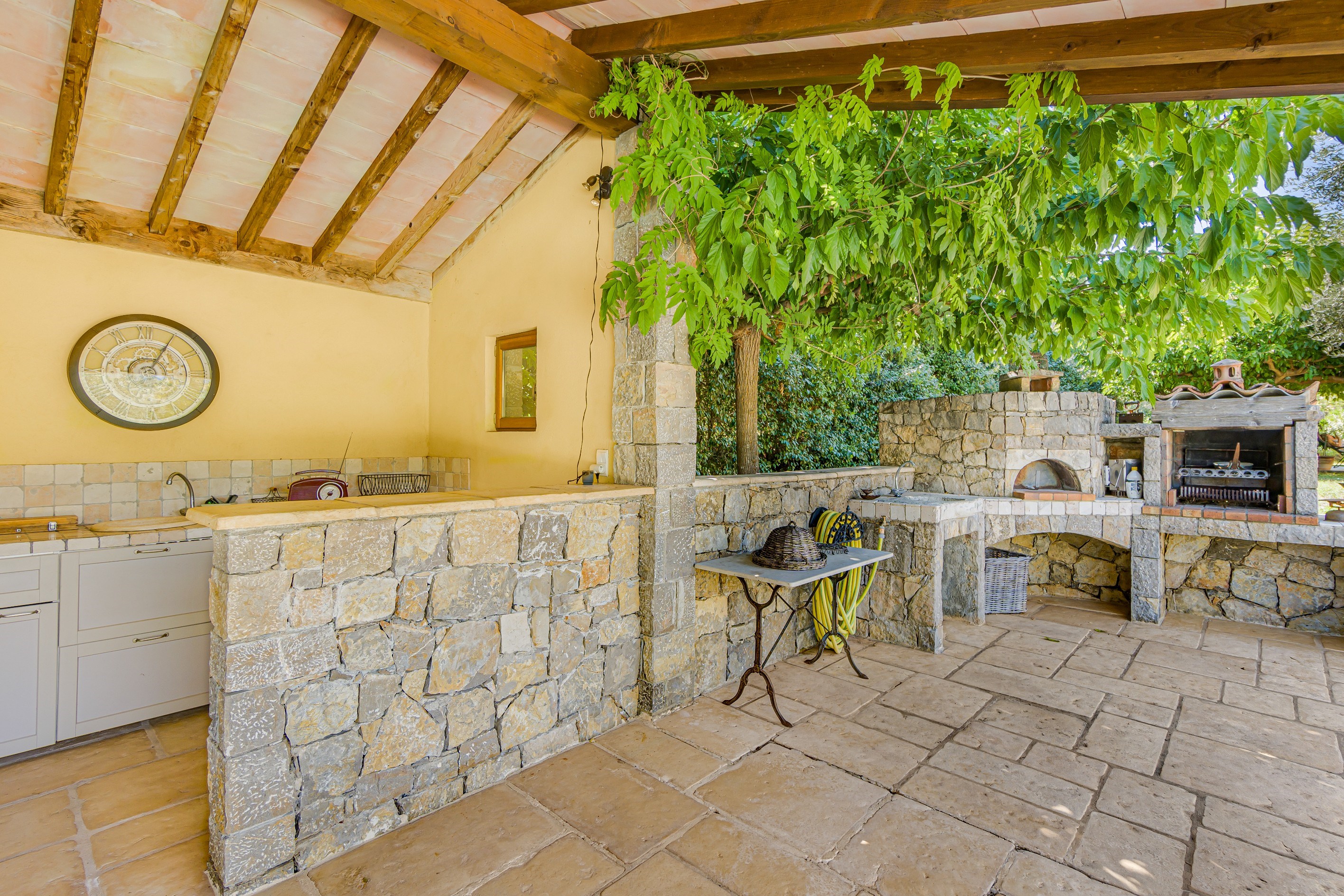  Fayence, 260 sqm Provençal villa with pool, independent studio and 3,800 sqm gr… - 物件實景