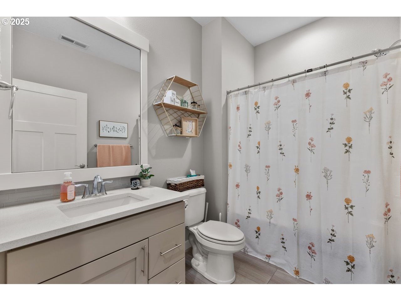 Canby, Oregon, 97013, United States, 3 Bedrooms Bedrooms, ,2 BathroomsBathrooms,Residential,For Sale,1903561