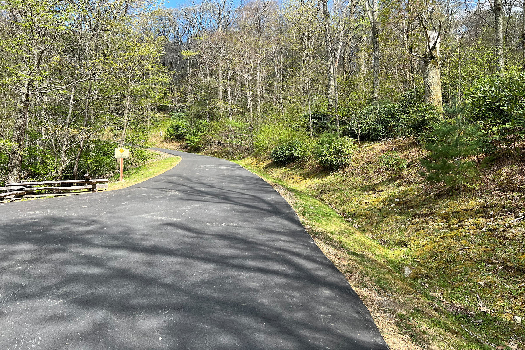  PARKWAY CROSSING - BLOWING ROCK - 物件實景