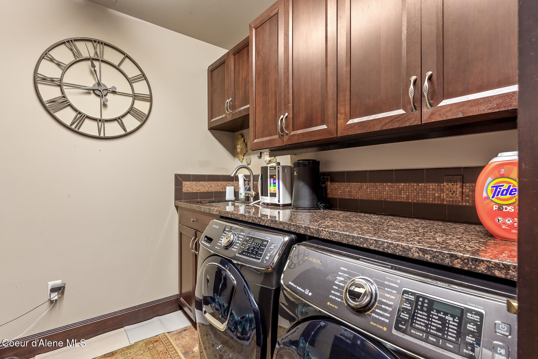 Coeur d'Alene, Idaho, 83814, United States, 4 Bedrooms Bedrooms, ,Residential,For Sale,2010702