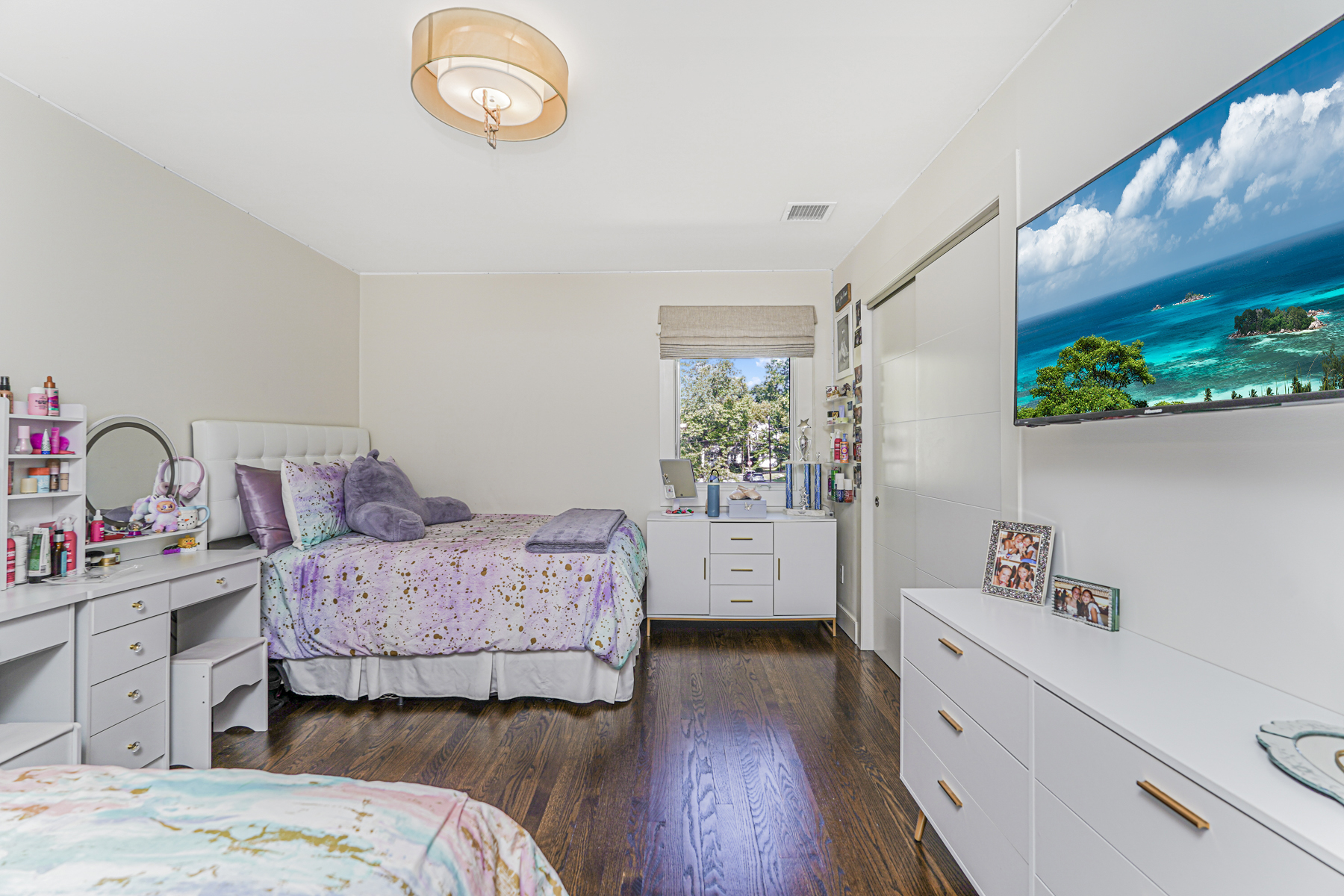 Staten Island, New York, 10304, United States, 4 Bedrooms Bedrooms, ,4 BathroomsBathrooms,Residential,For Sale,1949787