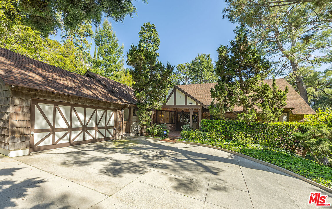 1116 Calle Vista Dr, Beverly Hills, California, 90210, United States, 3 Bedrooms Bedrooms, ,3 BathroomsBathrooms,Residential,For Sale,1116 Calle Vista Dr,1644710