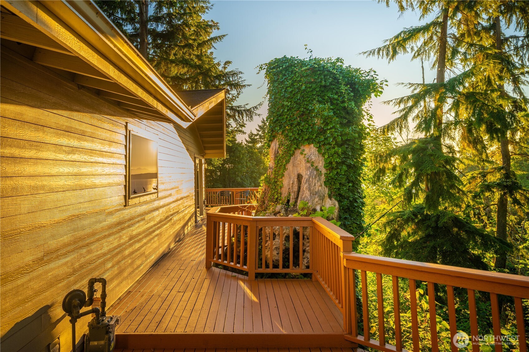 Federal Way, Washington, 98003, United States, 4 Bedrooms Bedrooms, ,2 BathroomsBathrooms,Residential,For Sale,1924740
