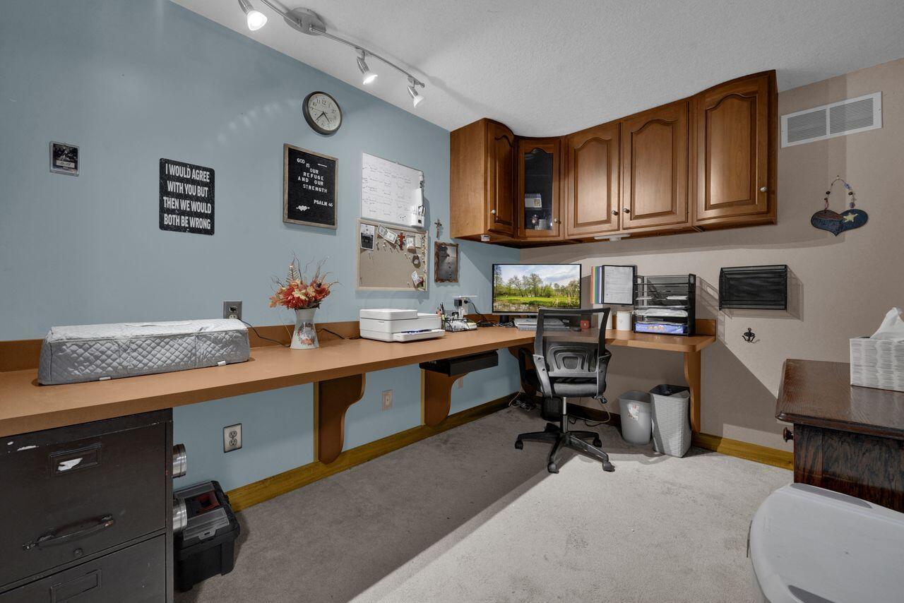 Granville, Ohio, 43023, United States, 5 Bedrooms Bedrooms, ,3 BathroomsBathrooms,Residential,For Sale,1970810