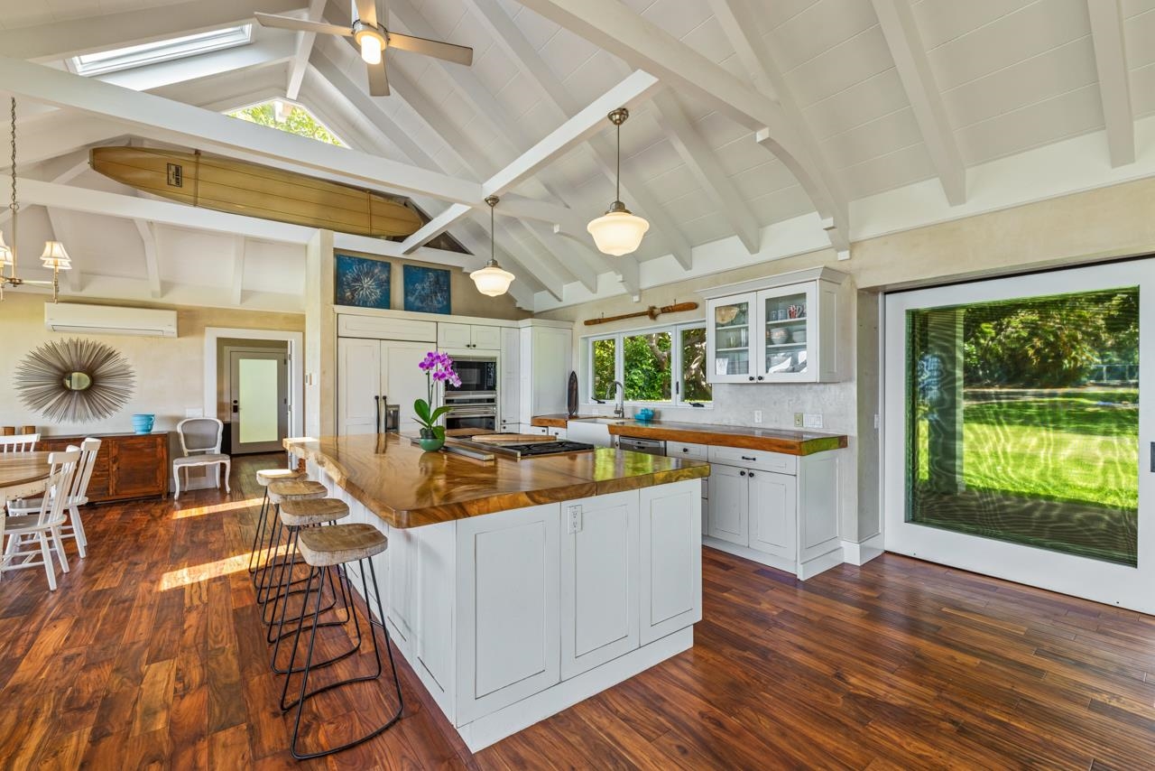 Wailuku, Hawaii, 96793, United States, 2 Bedrooms Bedrooms, ,3 BathroomsBathrooms,Residential,For Sale,1924877