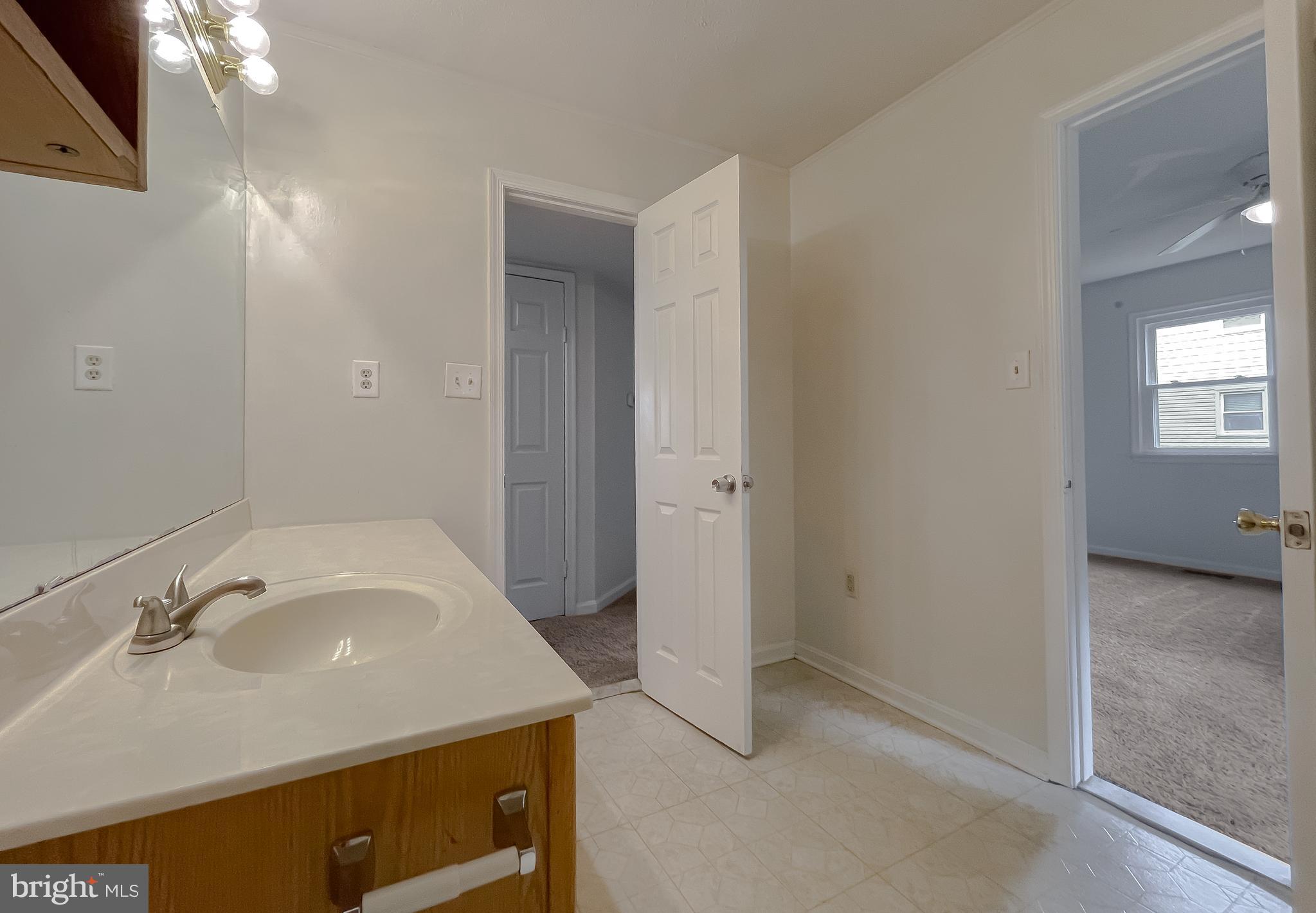 Waldorf, Maryland, 20603, United States, 5 Bedrooms Bedrooms, ,3 BathroomsBathrooms,Residential,For Sale,1928976