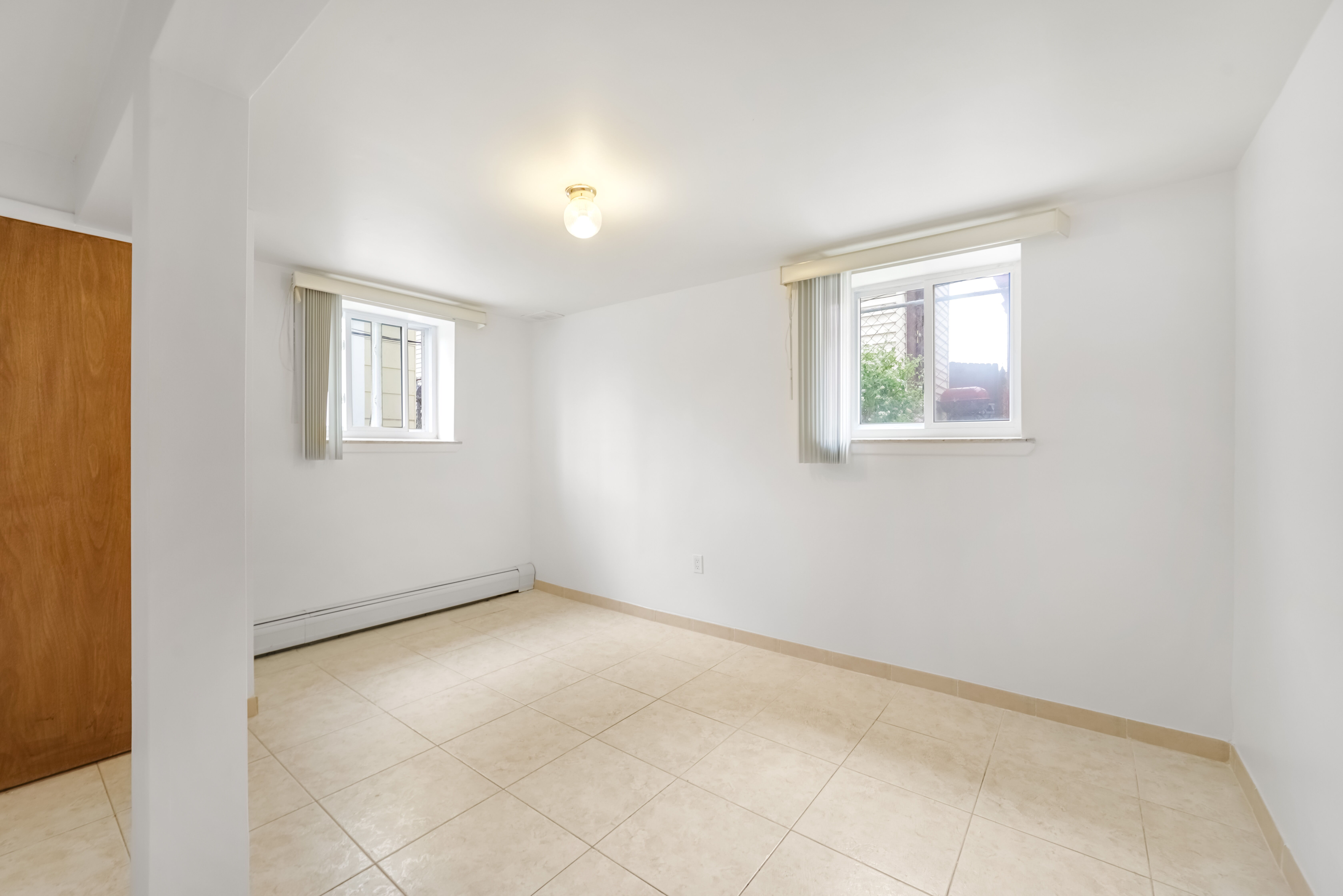 Cliffside Park, New Jersey, 07010, United States, 3 Bedrooms Bedrooms, ,1 BathroomBathrooms,Residential,For Sale,1982827