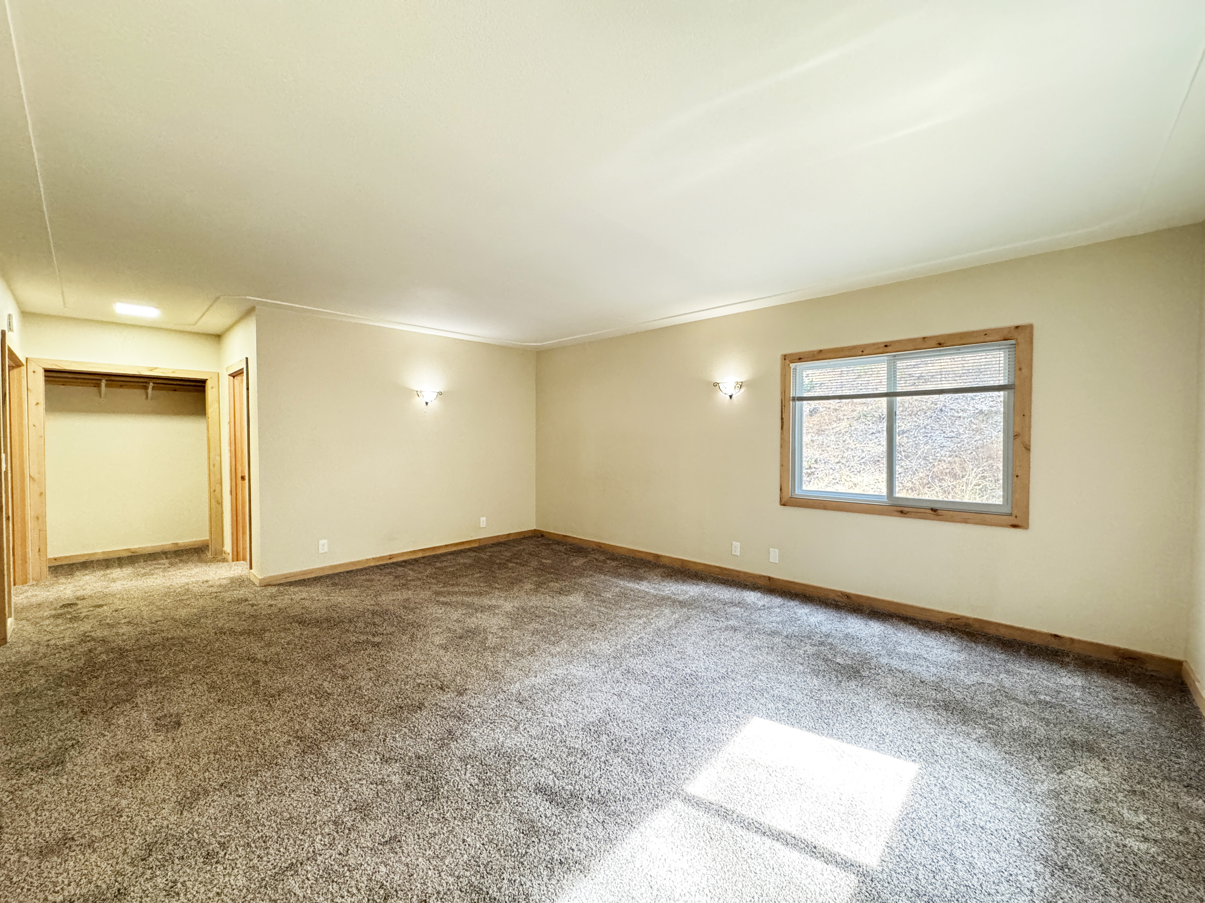 Willits, California, 95490, United States, 2 Bedrooms Bedrooms, ,2 BathroomsBathrooms,Residential,For Sale,1943077