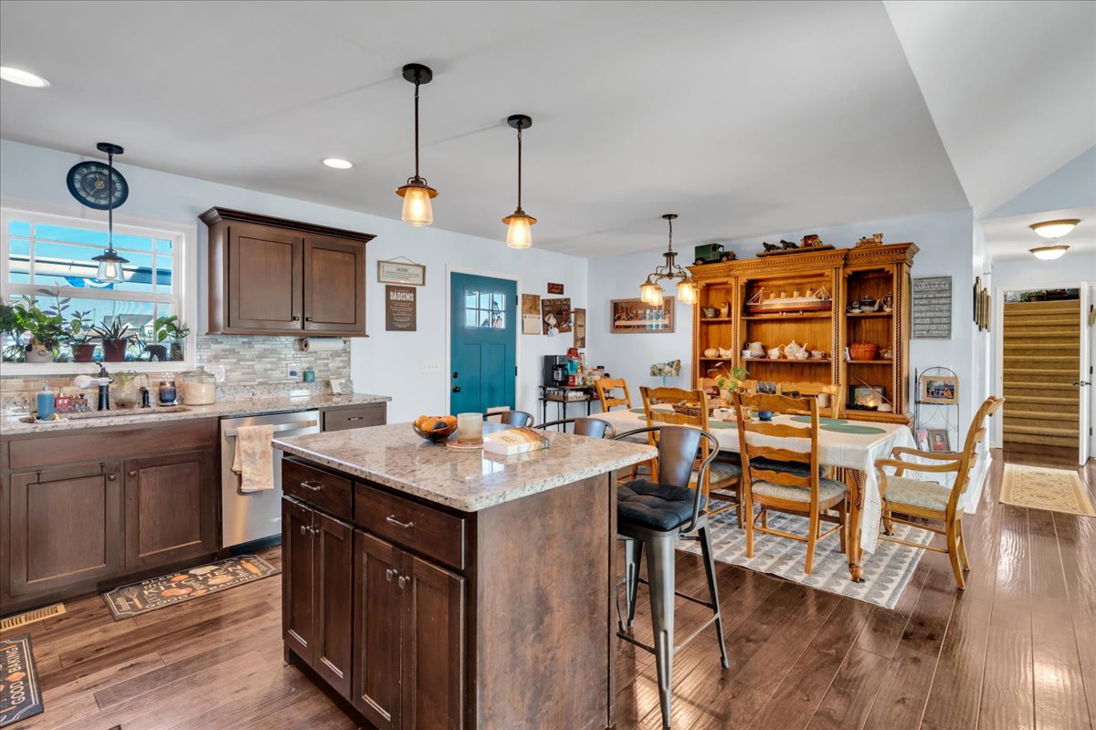 Manchester, Tennessee, 37355, United States, 3 Bedrooms Bedrooms, ,2 BathroomsBathrooms,Residential,For Sale,2007500