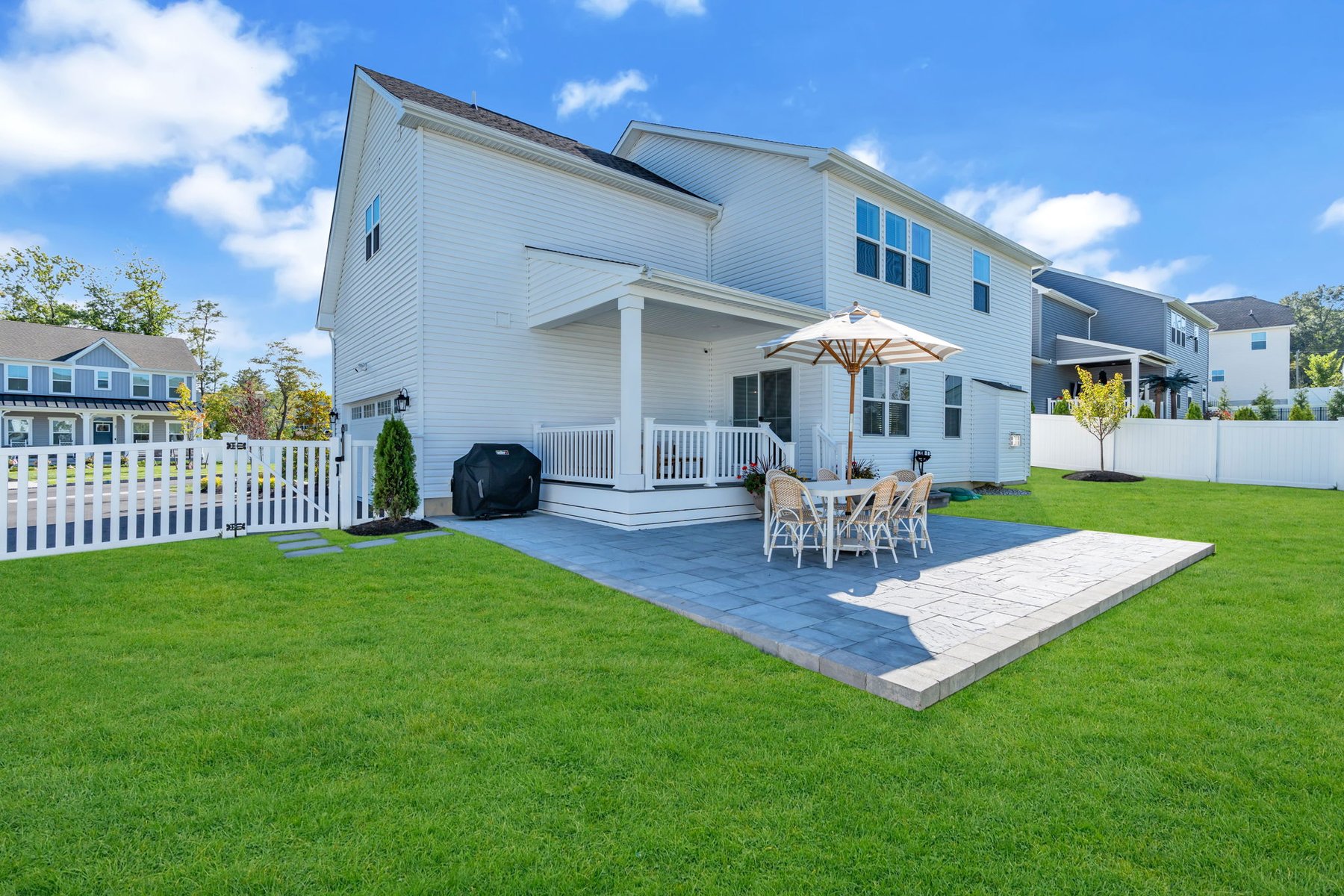  Newer Construction Home with Sophisticated Designer Upgrades - 物件實景