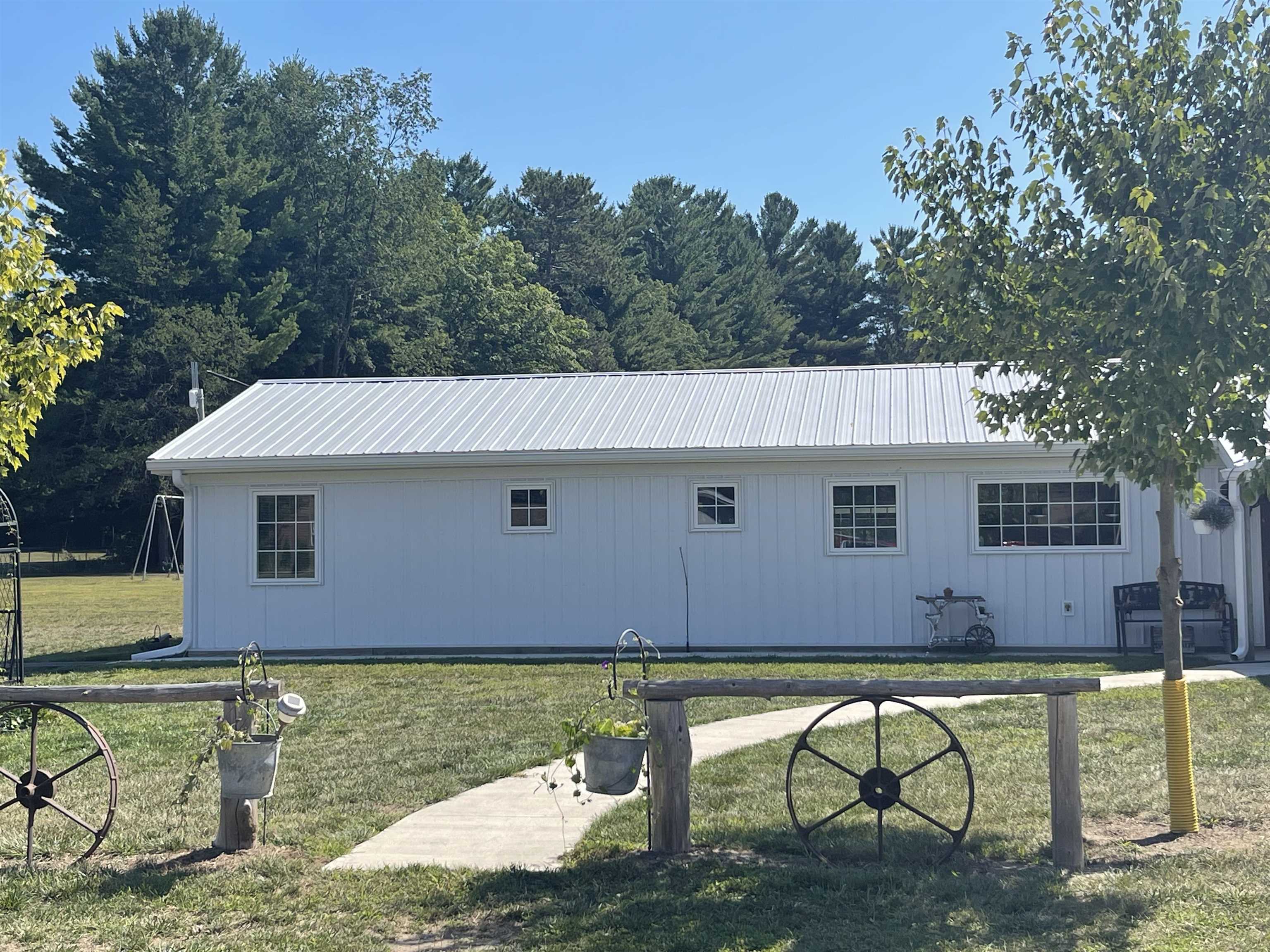 Harrison, Michigan, 48625, United States, 3 Bedrooms Bedrooms, ,3 BathroomsBathrooms,Residential,For Sale,2007492