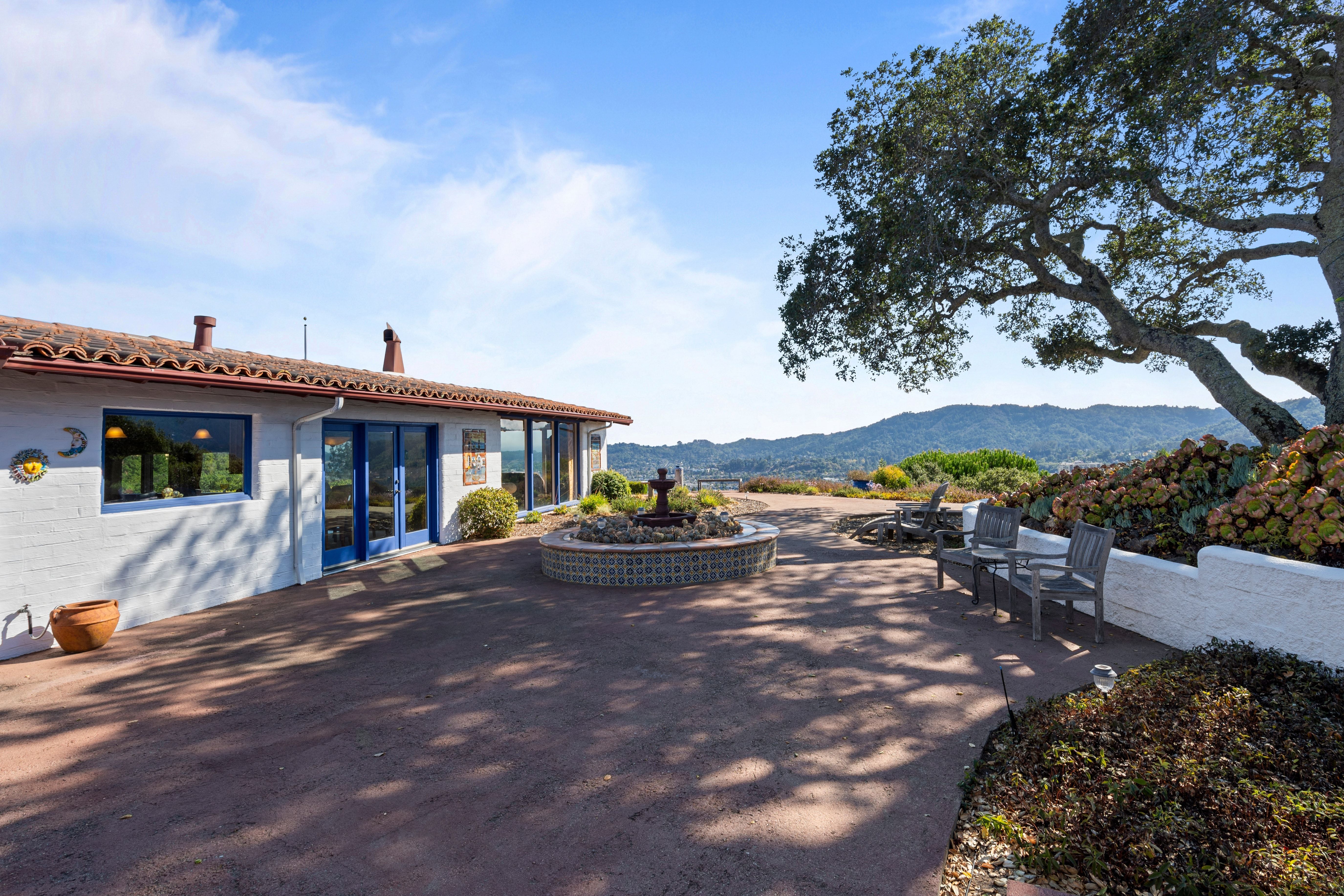  Artisan Hacienda-Style Home with Sweeping Bay to Tam Views - 物件實景