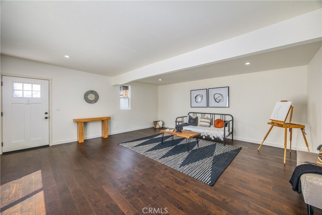 Los Angeles, California, 90043, United States, 3 Bedrooms Bedrooms, ,2 BathroomsBathrooms,Residential,For Sale,1986157