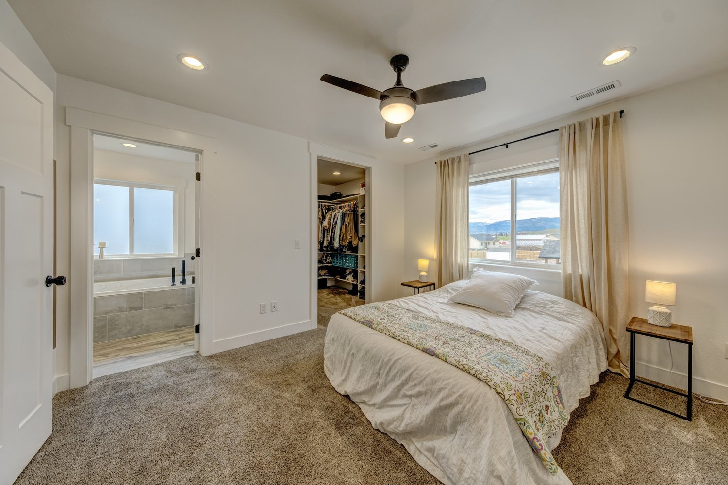 Ranchester, Wyoming, 82839, United States, 4 Bedrooms Bedrooms, ,3 BathroomsBathrooms,Residential,For Sale,1979887