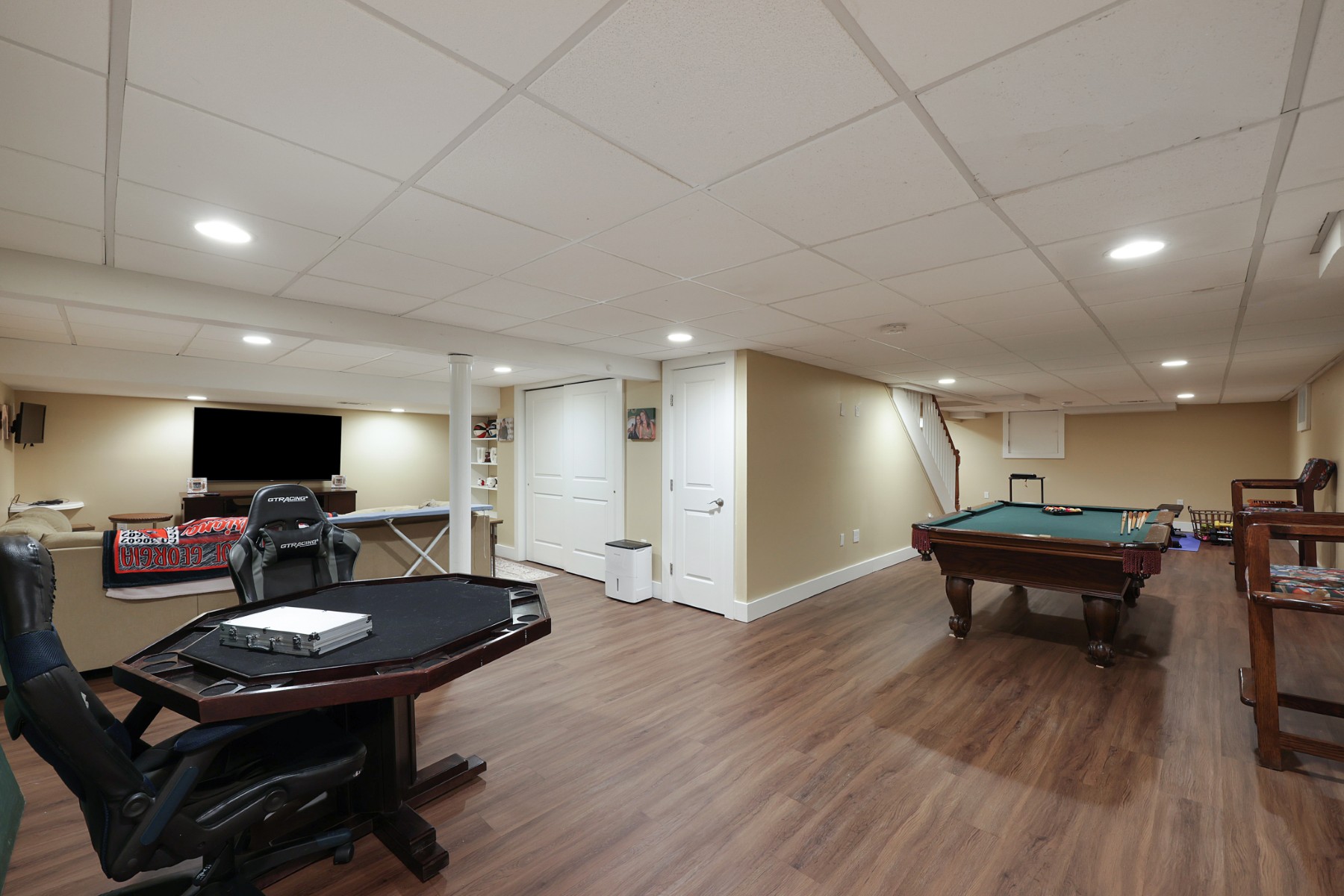  Inviting Ranch Home Offers Exceptional Indoor-Outdoor Entertainment Spaces - 物件實景
