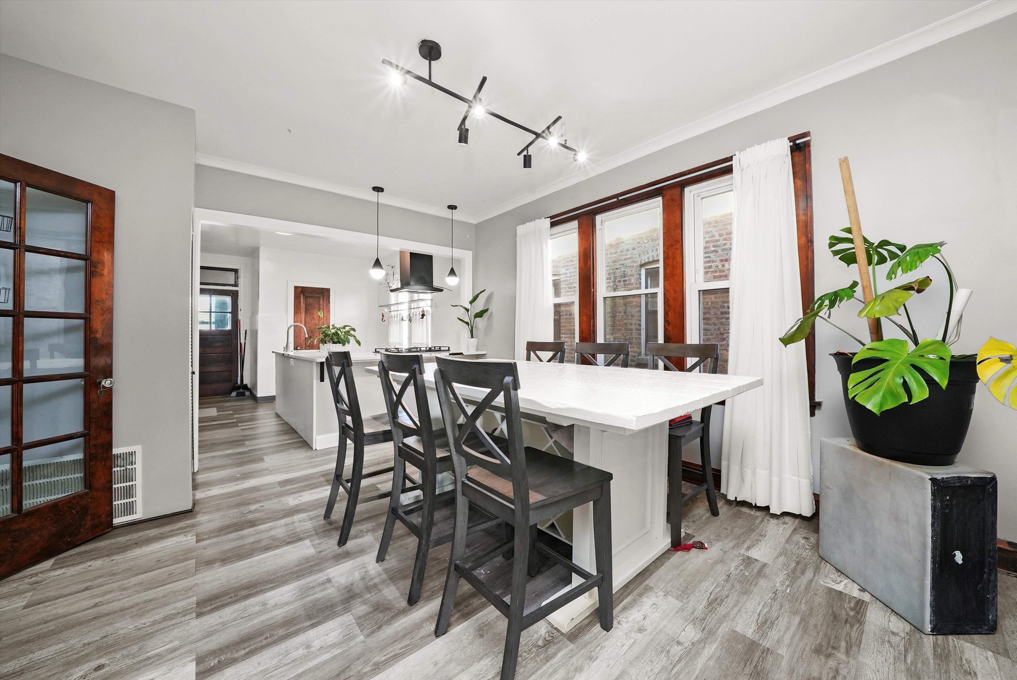 Chicago, Illinois, 60639, United States, 8 Bedrooms Bedrooms, ,3 BathroomsBathrooms,Residential,For Sale,1986101