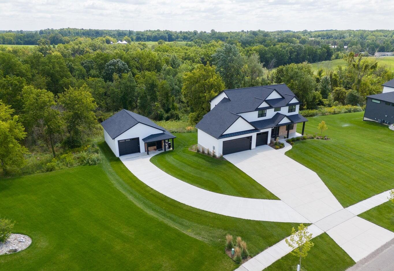 Allendale, Michigan, 49401, United States, 5 Bedrooms Bedrooms, ,4 BathroomsBathrooms,Residential,For Sale,1960697