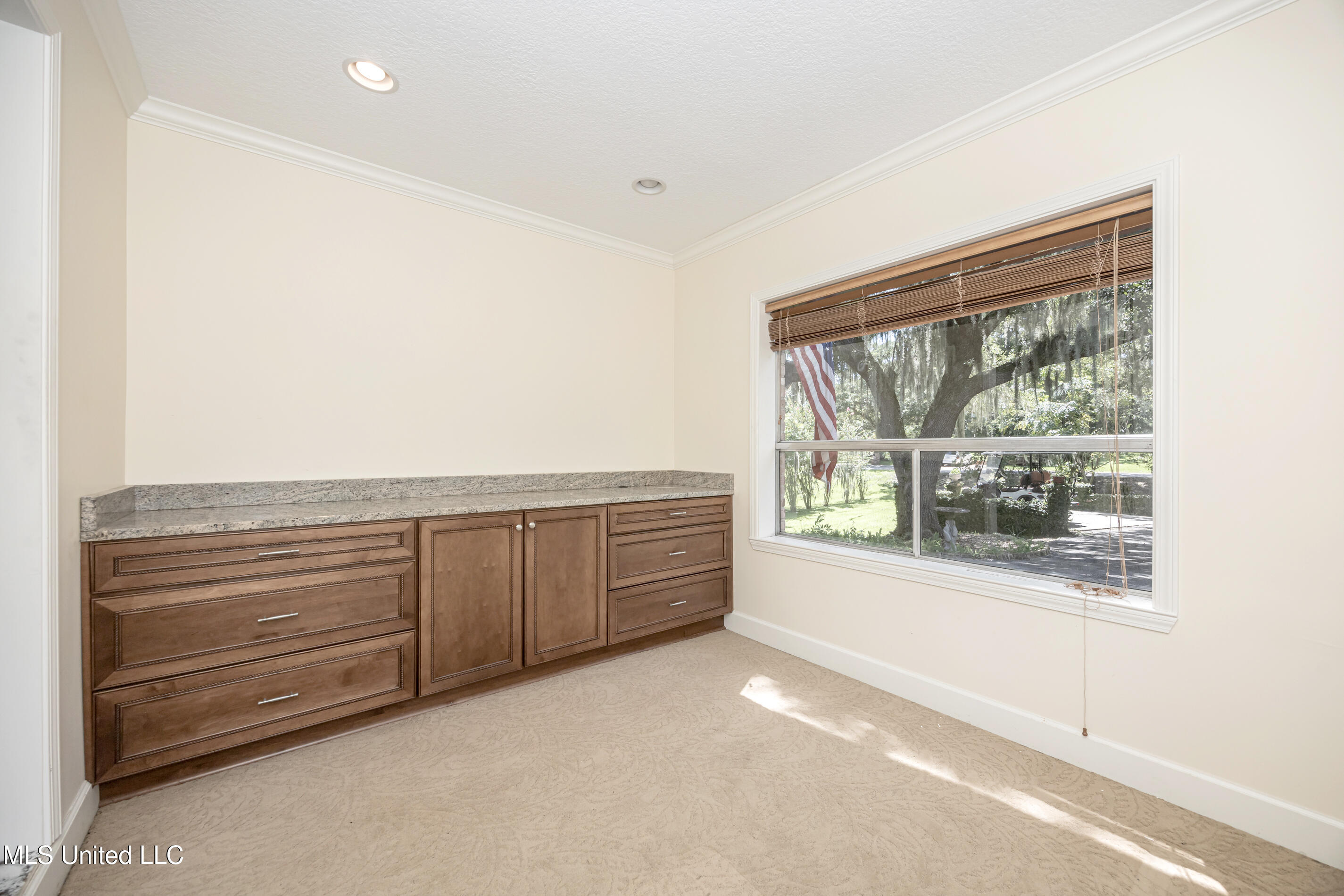 Ocean Springs, Mississippi, 39564, United States, 3 Bedrooms Bedrooms, ,3 BathroomsBathrooms,Residential,For Sale,1903607