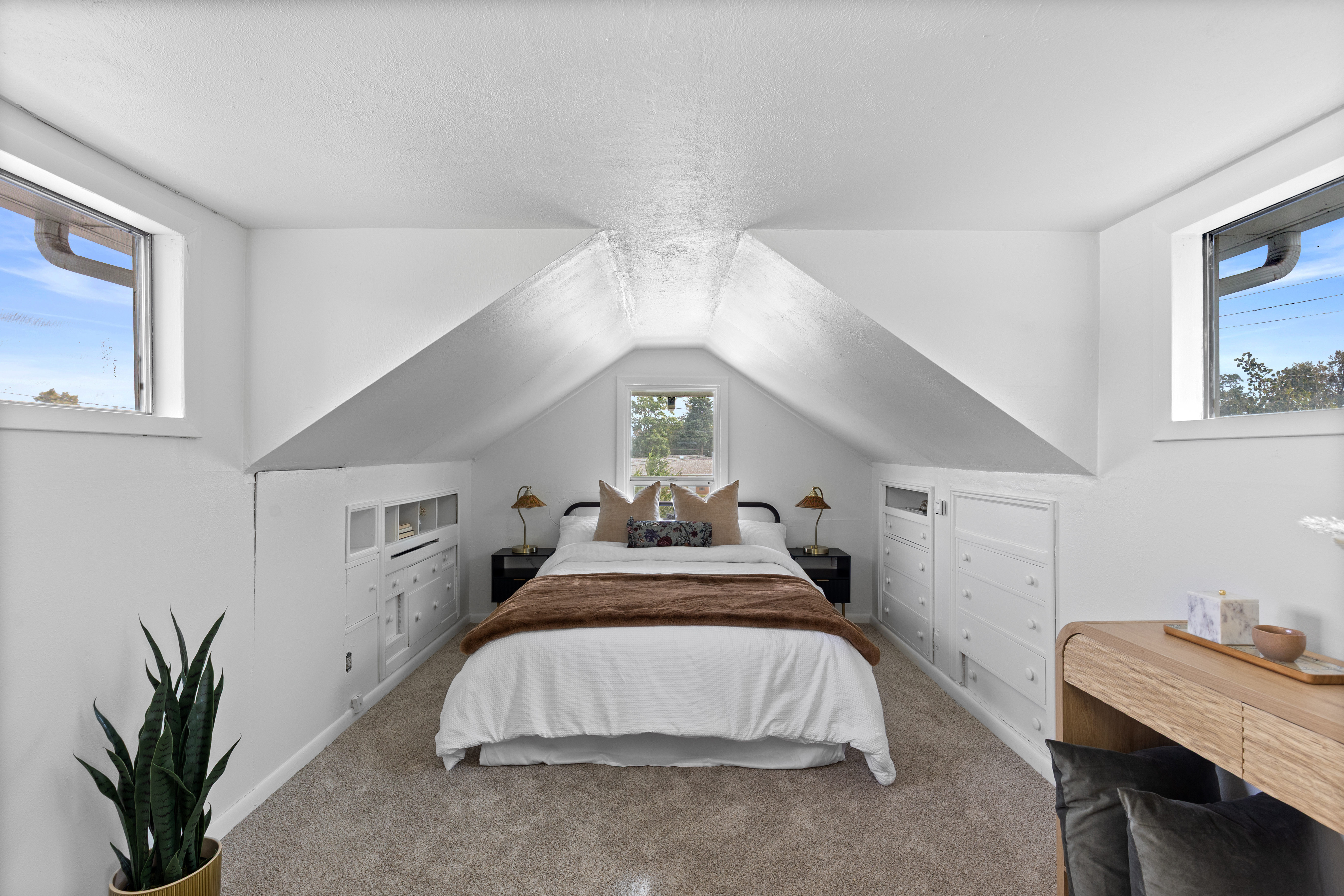  Wheat Ridge Home with Detached Garage and Flexible Upper Suite - 物件實景