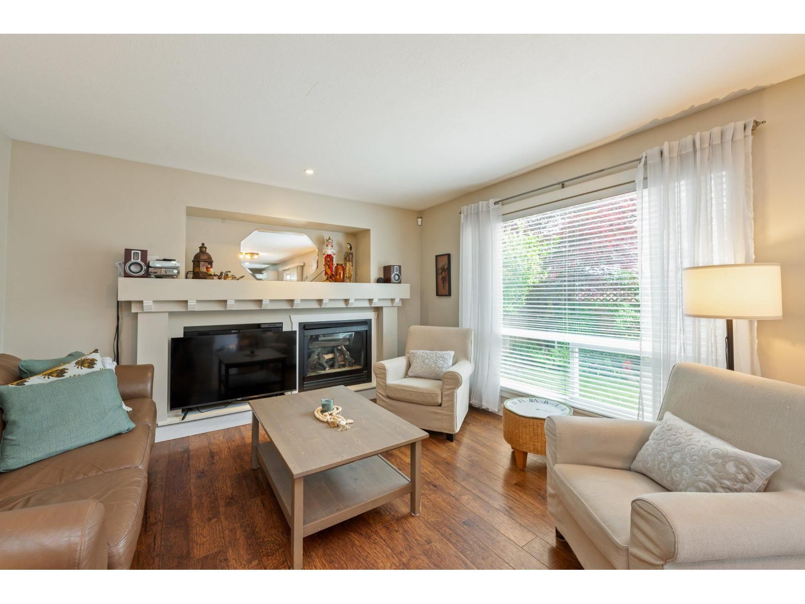 LANGLEY, British Columbia, V3V 6A0, CA, 4 Bedrooms Bedrooms, ,4 BathroomsBathrooms,Residential,For Sale,1950645