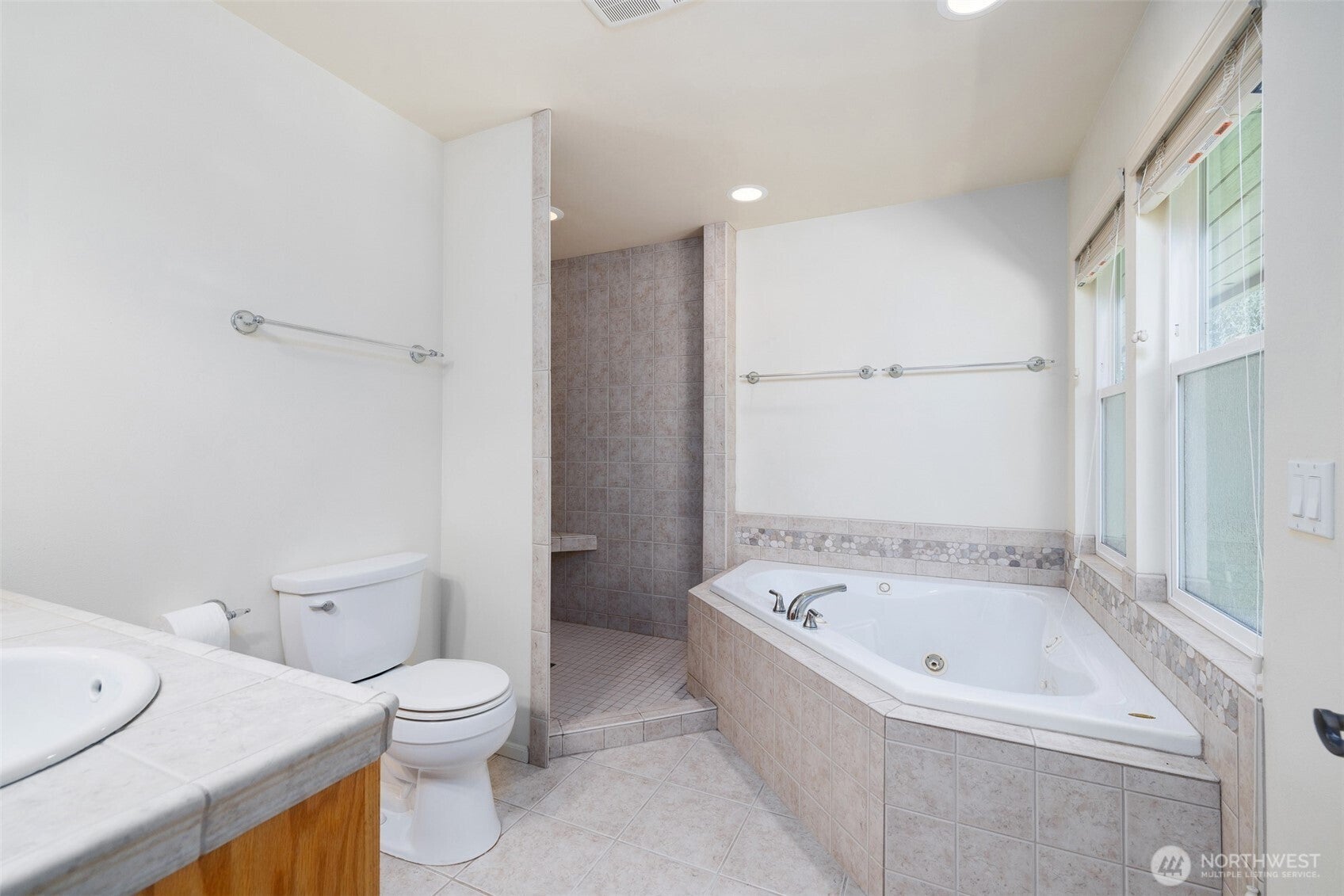 Port Angeles, Washington, 98362, United States, 6 Bedrooms Bedrooms, ,2 BathroomsBathrooms,Residential,For Sale,1791585