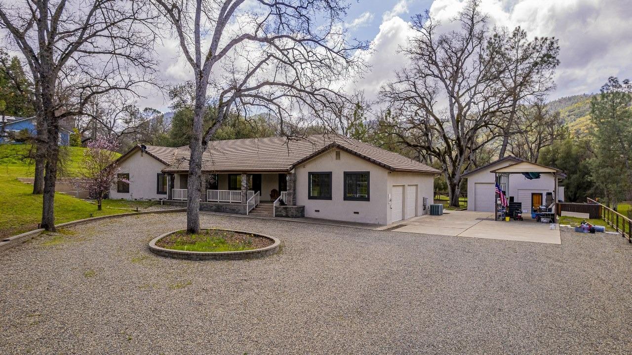 Oakhurst, California, 93644, United States, 3 Bedrooms Bedrooms, ,3 BathroomsBathrooms,Residential,For Sale,1977364