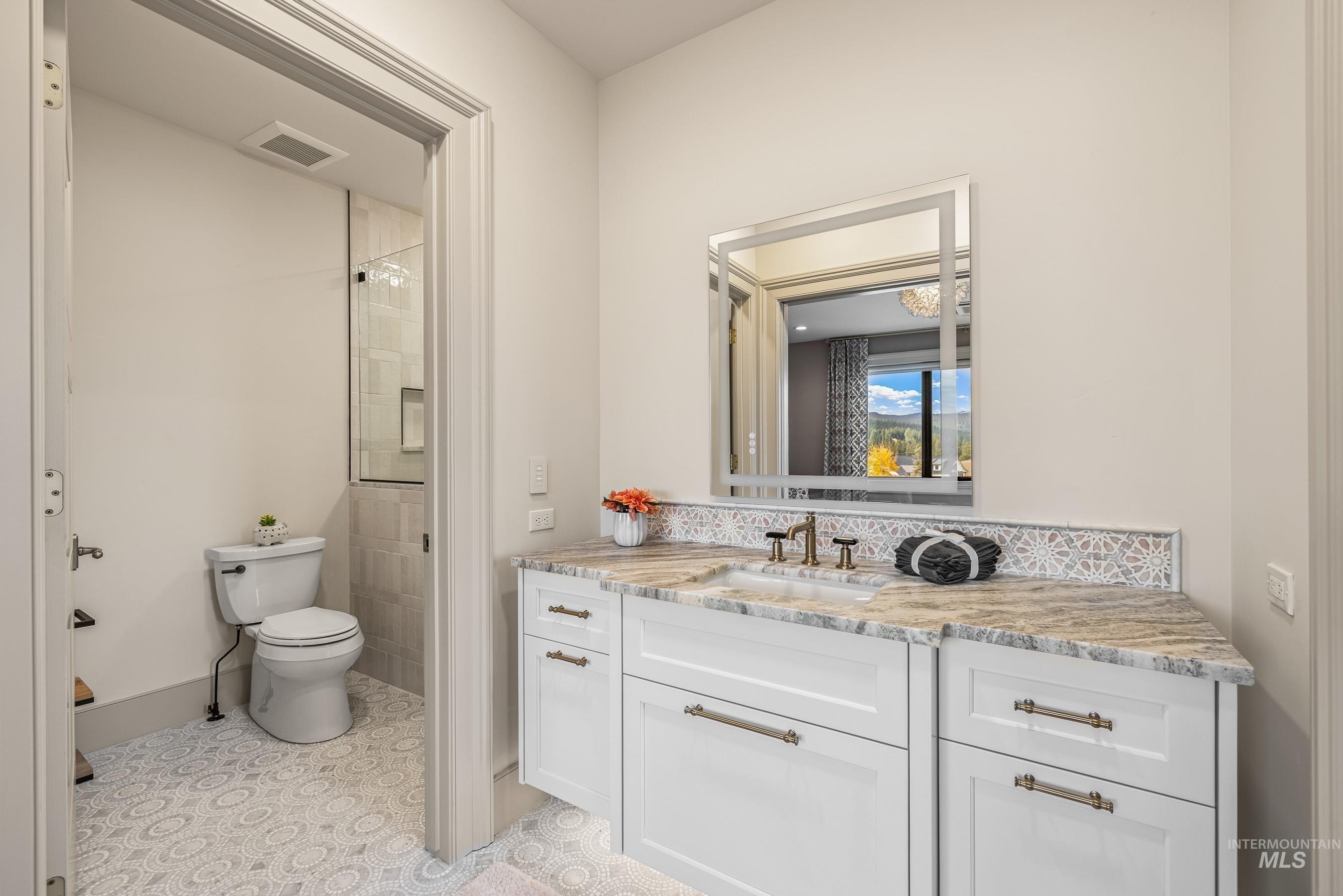 McCall, Idaho, 83638, United States, 5 Bedrooms Bedrooms, ,4 BathroomsBathrooms,Residential,For Sale,1989915