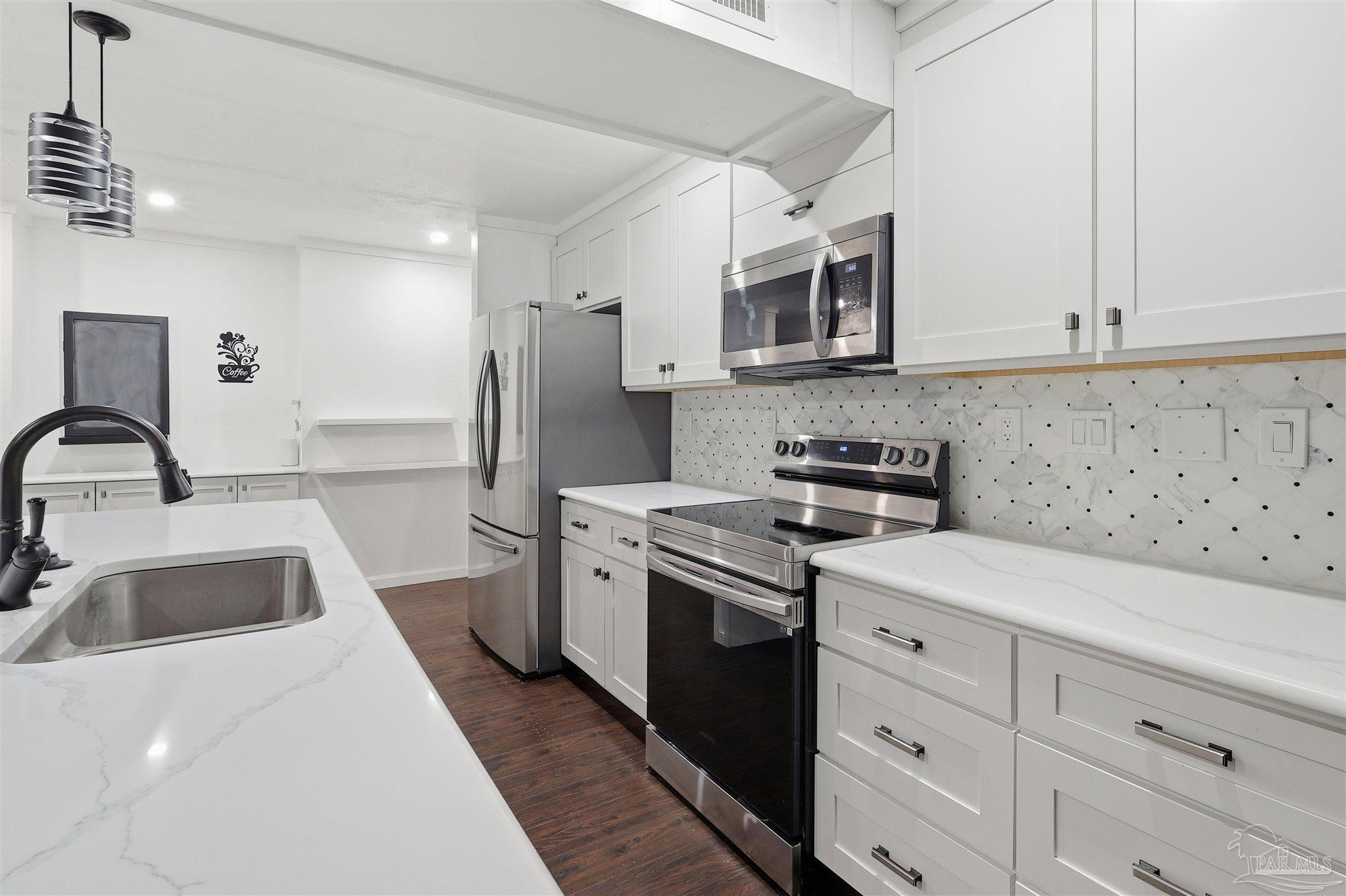 Milton, Florida, 32583, United States, 3 Bedrooms Bedrooms, ,4 BathroomsBathrooms,Residential,For Sale,1991354