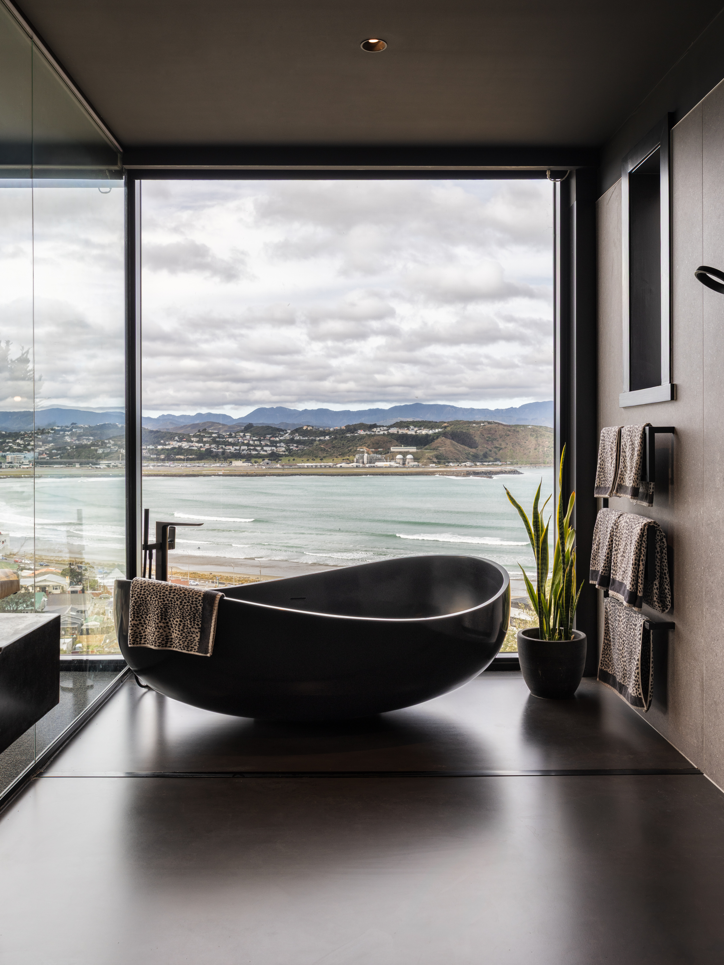  212 Sutherland Road, Lyall Bay - 物件實景