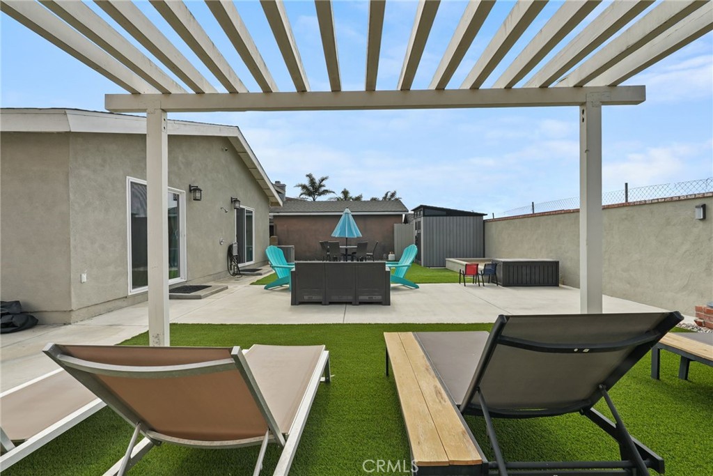 Oxnard, California, 93035, United States, 5 Bedrooms Bedrooms, ,1 BathroomBathrooms,Residential,For Sale,1847302