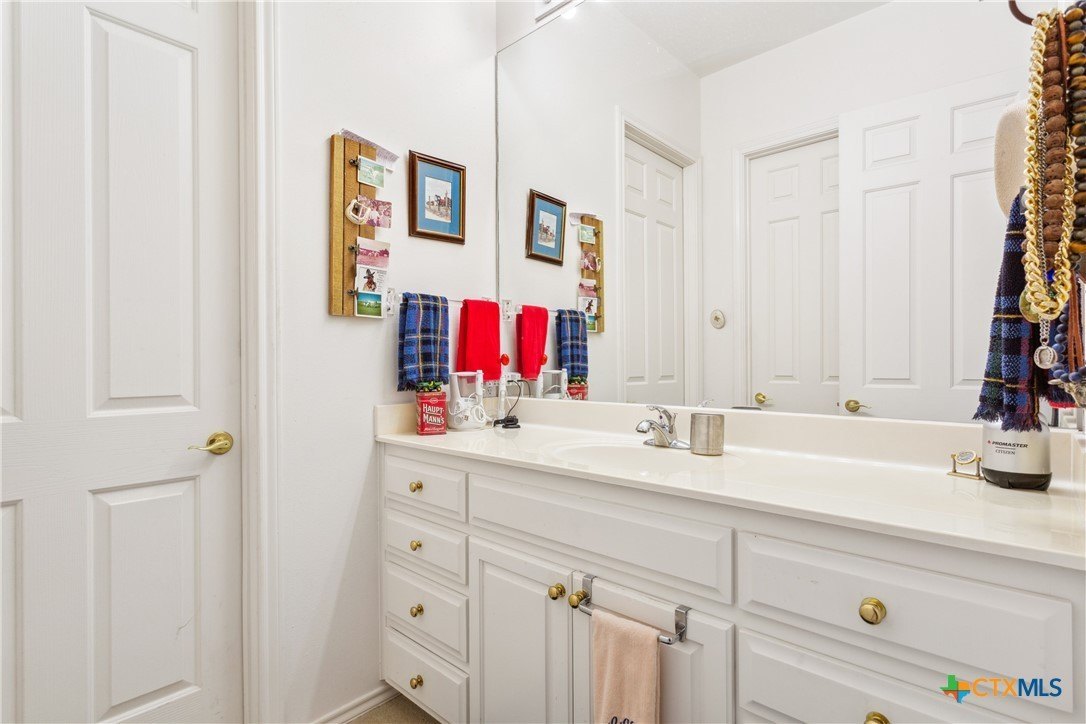 Salado, Texas, 76571, United States, 4 Bedrooms Bedrooms, ,7 BathroomsBathrooms,Residential,For Sale,1977249