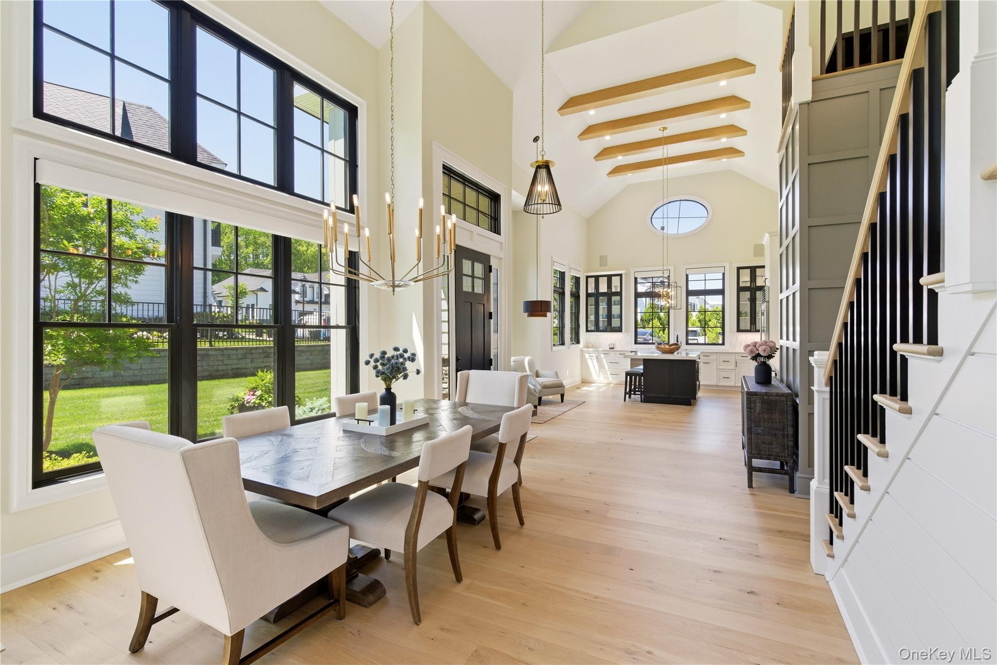  102 Three Ponds Lane E, Woodbury, NY, 11797 - 物件實景