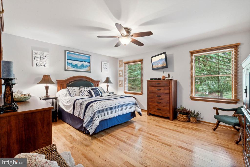 Colts Neck, New Jersey, 07722, United States, 4 Bedrooms Bedrooms, ,4 BathroomsBathrooms,Residential,For Sale,1792181