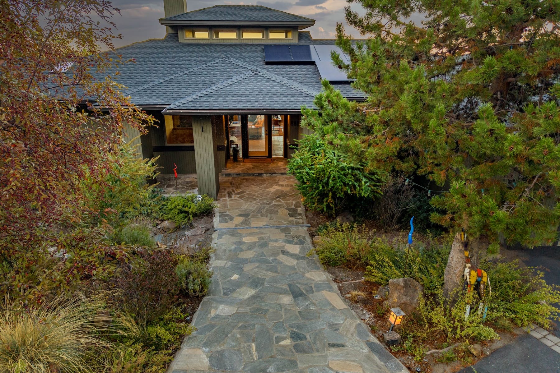  885 NW Chelsea Loop Bend, OR 97703 - 物件實景