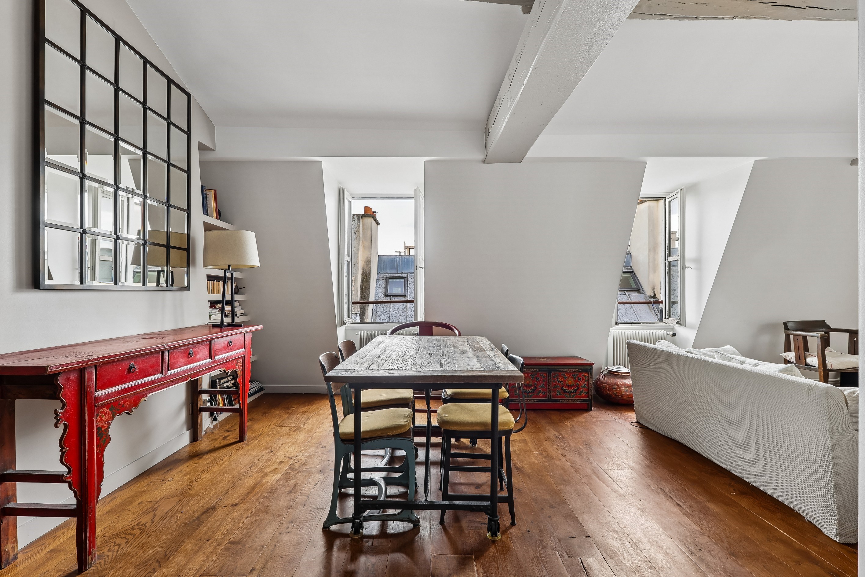  Le Marais – Renovated Top-Floor Apartment with Exposed Beams and Rooftop Views - 物件實景