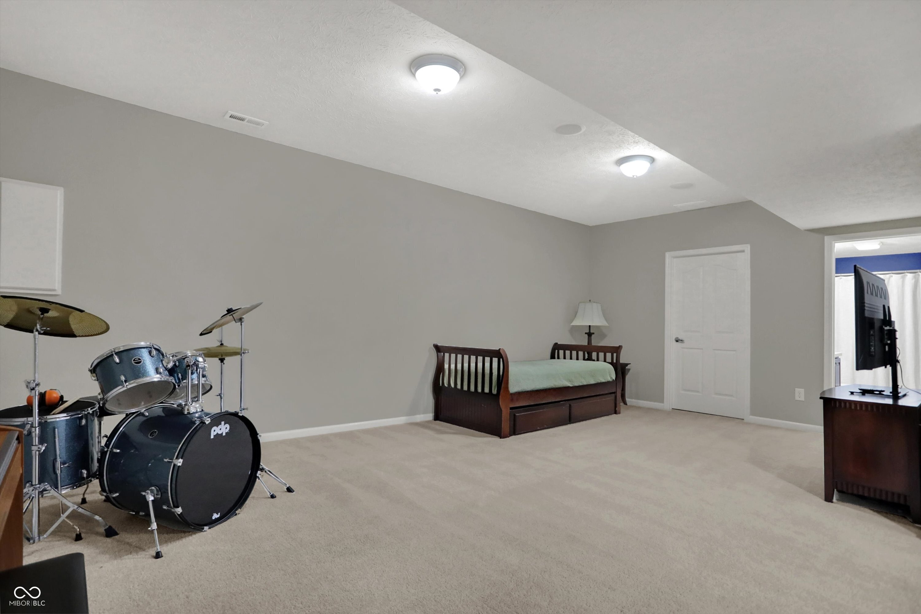 Zionsville, Indiana, 46077, United States, 4 Bedrooms Bedrooms, ,4 BathroomsBathrooms,Residential,For Sale,1880613
