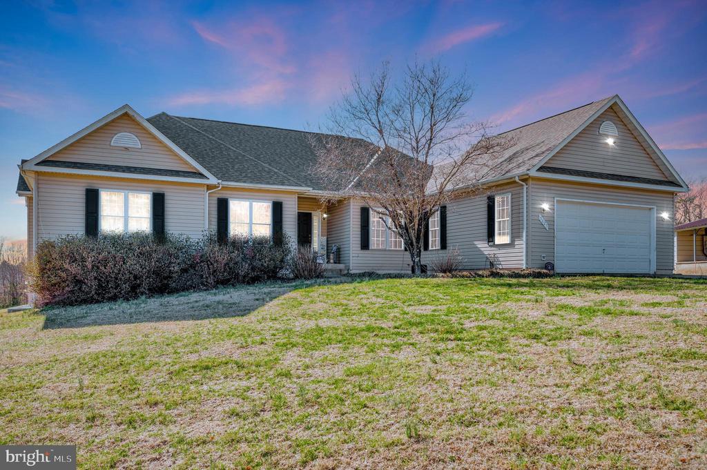 Sumerduck, Virginia, 22742, United States, 4 Bedrooms Bedrooms, ,5 BathroomsBathrooms,Residential,For Sale,2048793