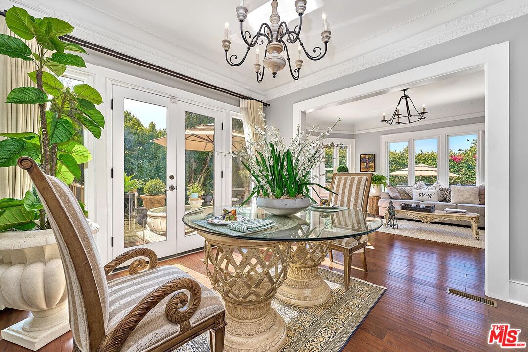 Los Angeles, California, 90005, United States, 5 Bedrooms Bedrooms, ,6 BathroomsBathrooms,Residential,For Sale,1907226