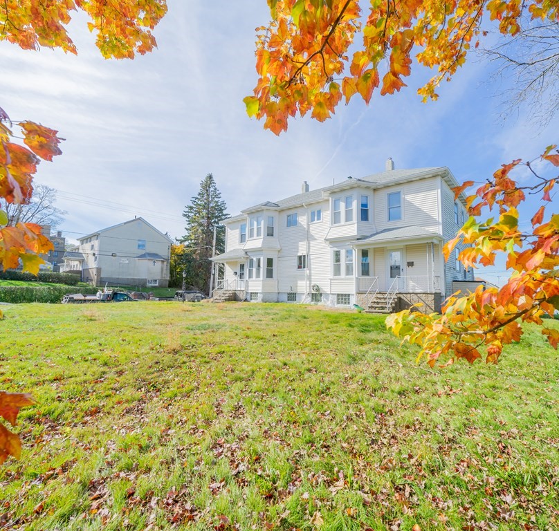 Fall River, Massachusetts, 02723, United States, 10 Bedrooms Bedrooms, ,3 BathroomsBathrooms,Residential,For Sale,1923433