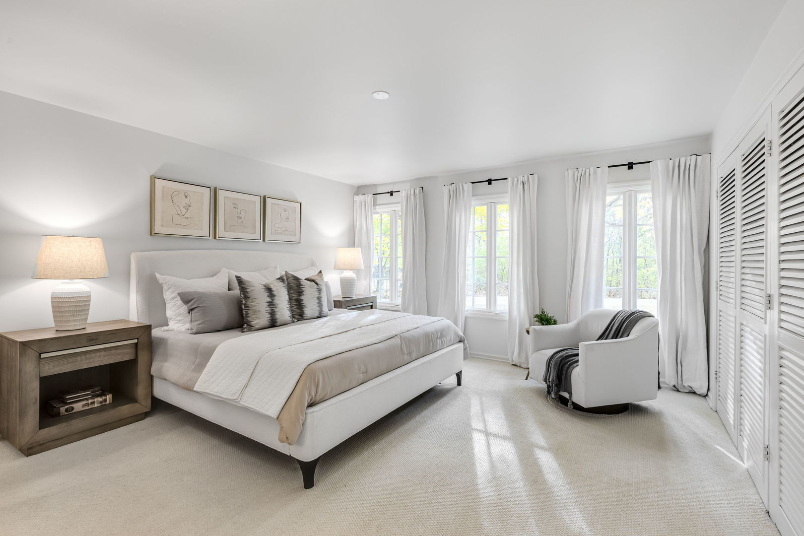 Lake Forest, Illinois, 60045, United States, 4 Bedrooms Bedrooms, ,3 BathroomsBathrooms,Residential,For Sale,1989668