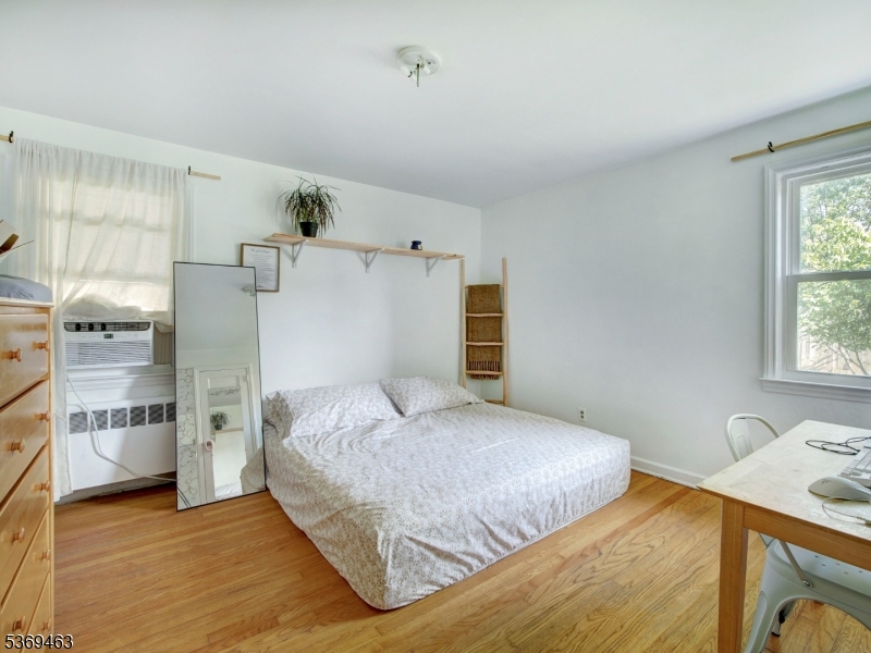 Union Twp., New Jersey, 07083, United States, 4 Bedrooms Bedrooms, ,2 BathroomsBathrooms,Residential,For Sale,1901304