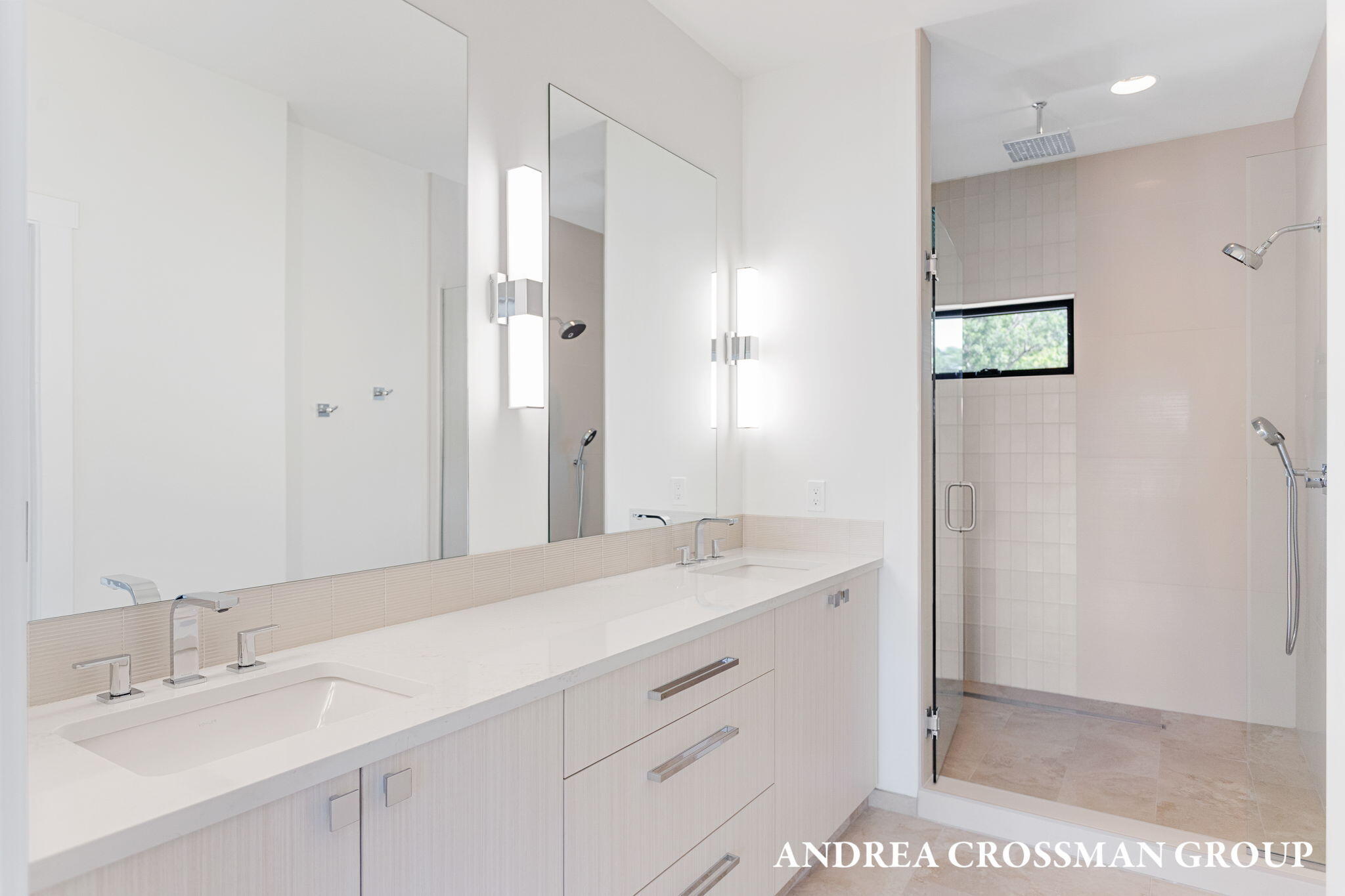 South Haven, Michigan, 49090, United States, 3 Bedrooms Bedrooms, ,3 BathroomsBathrooms,Residential,For Sale,1987692