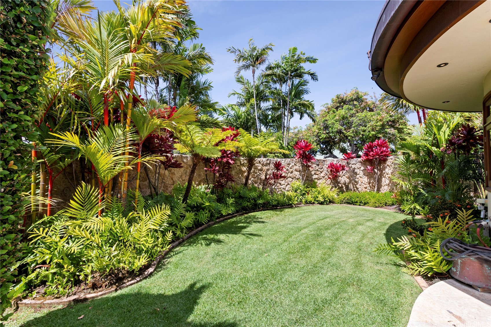 Honolulu, Hawaii, 96816, United States, 3 Bedrooms Bedrooms, ,3 BathroomsBathrooms,Residential,For Sale,1988153