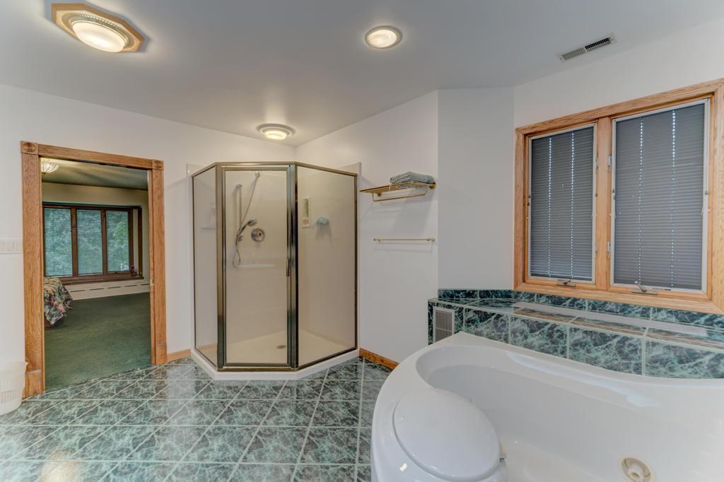 Keeneyville, Illinois, 60172, United States, 4 Bedrooms Bedrooms, ,4 BathroomsBathrooms,Residential,For Sale,1995437