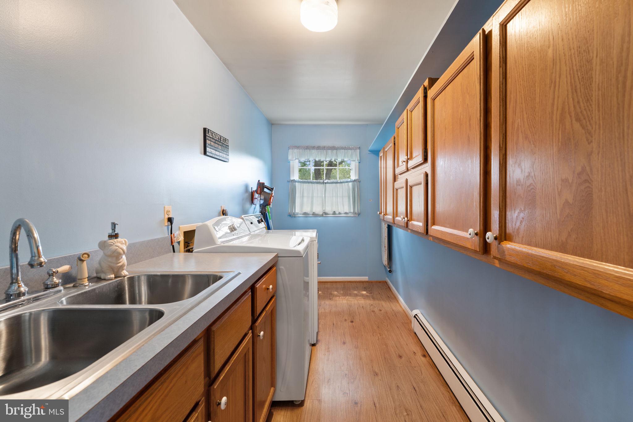 Marshall, Virginia, 20115, United States, 3 Bedrooms Bedrooms, ,2 BathroomsBathrooms,Residential,For Sale,1937903