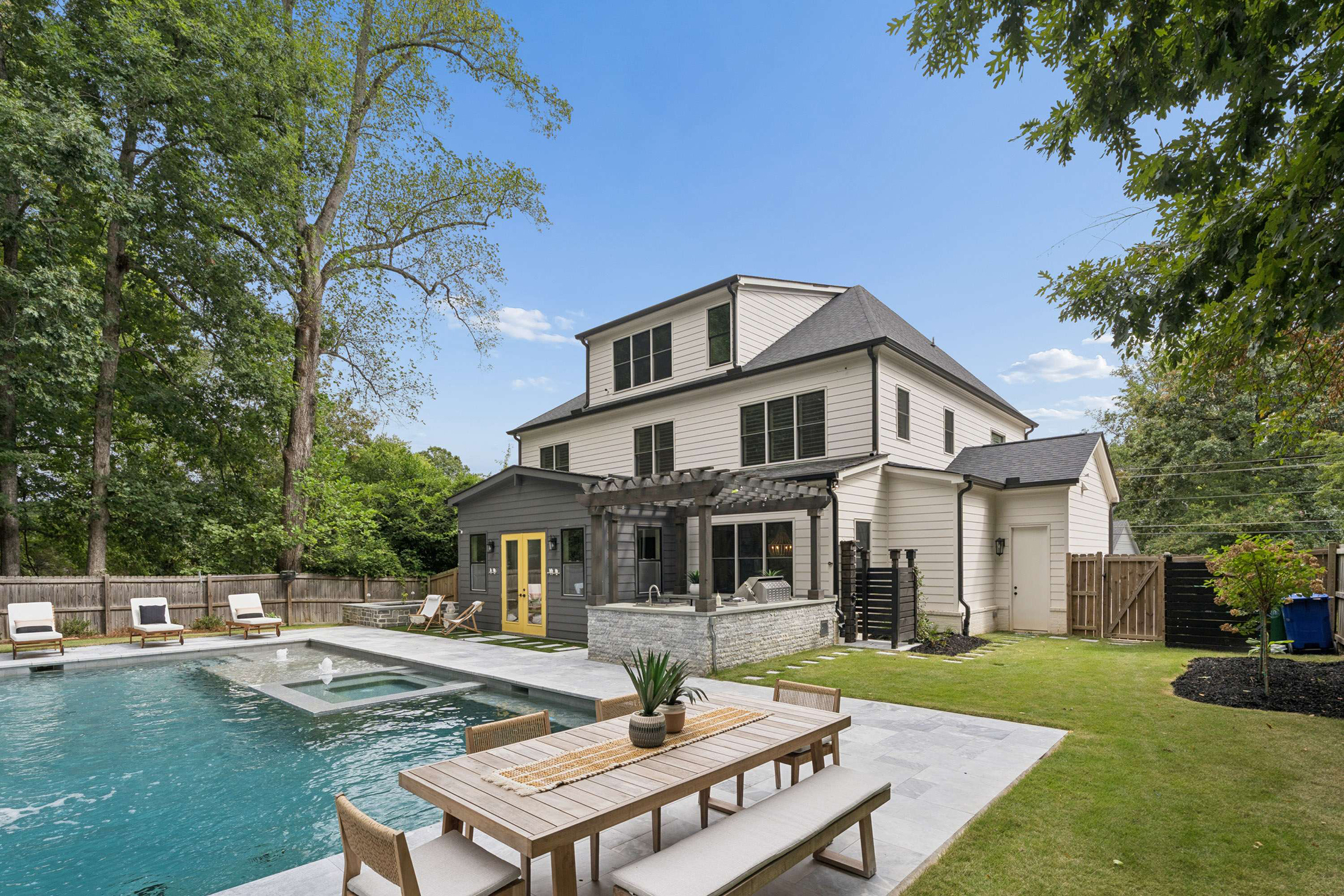  Sophisticated Interiors. Extraordinary Brookhaven Outdoor Living. - 物件實景