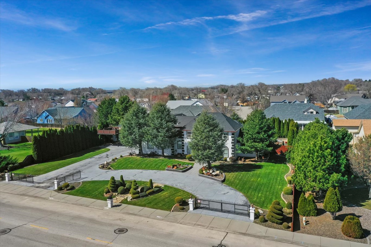 Mountain Home, Idaho, 83647, United States, 4 Bedrooms Bedrooms, ,5 BathroomsBathrooms,Residential,For Sale,1978242