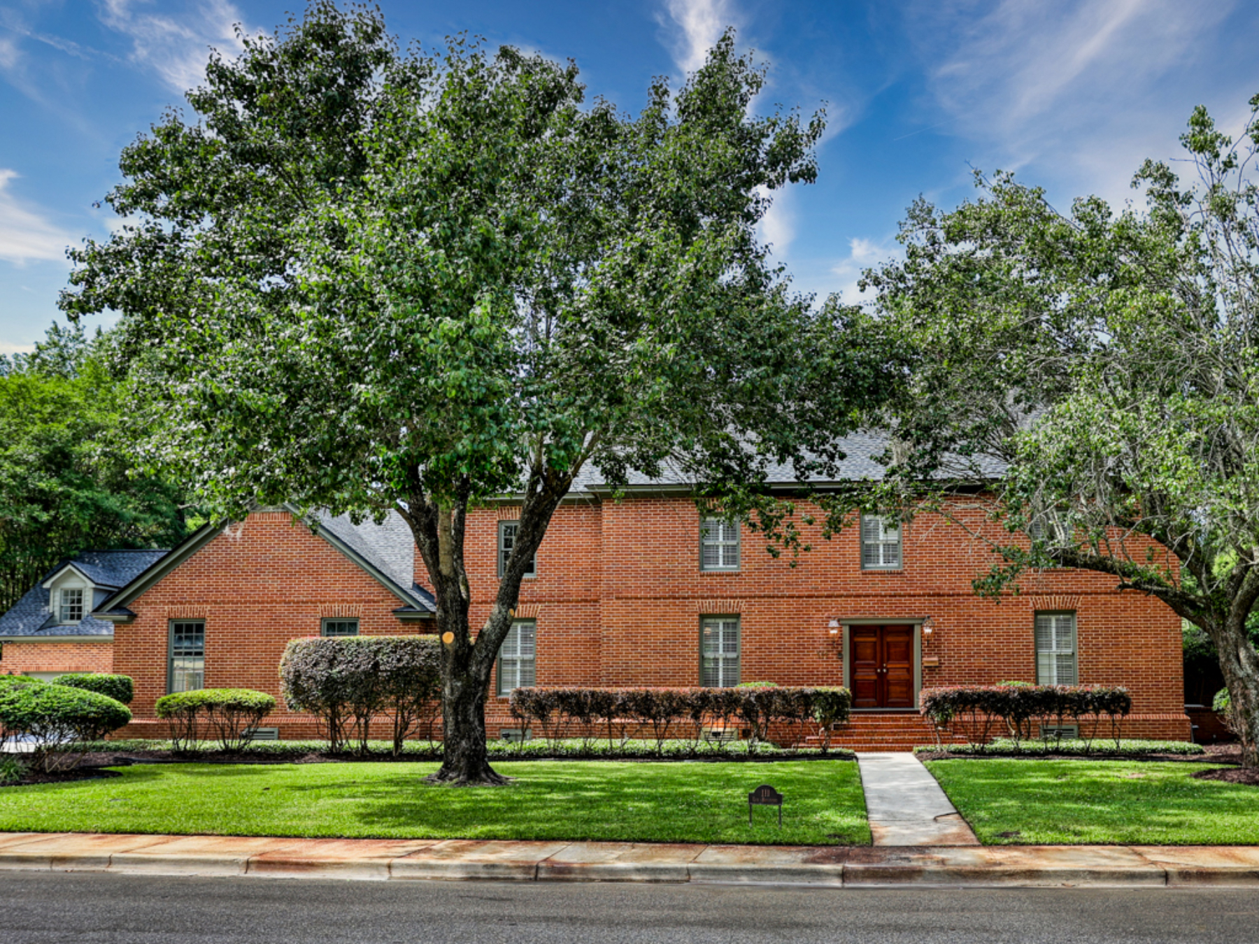  Grand Colonial Estate is Rare Find in the Heart of Midtown - 物件實景