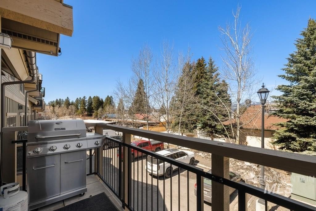 McCall, Idaho, 83638, United States, 2 Bedrooms Bedrooms, ,2 BathroomsBathrooms,Residential,For Sale,1979037