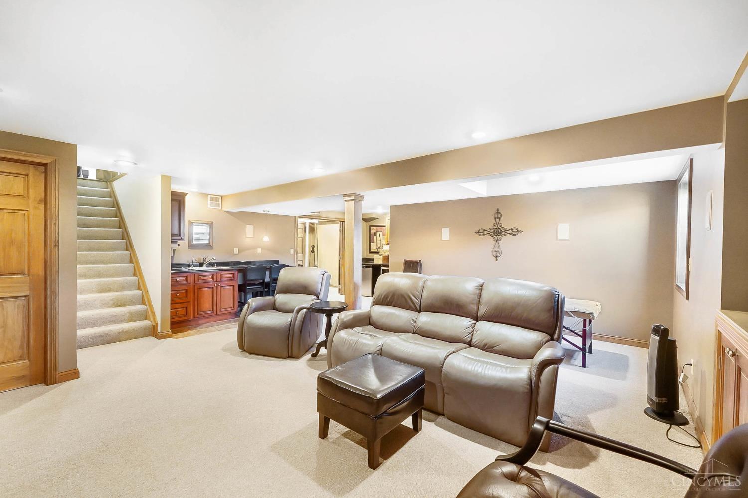 Hamilton, Ohio, 45013, United States, 4 Bedrooms Bedrooms, ,4 BathroomsBathrooms,Residential,For Sale,2000697